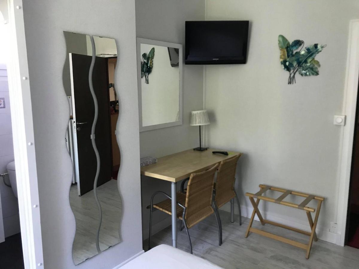 Logis Hotel L'Occitan 2 Etoiles Гайак Экстерьер фото