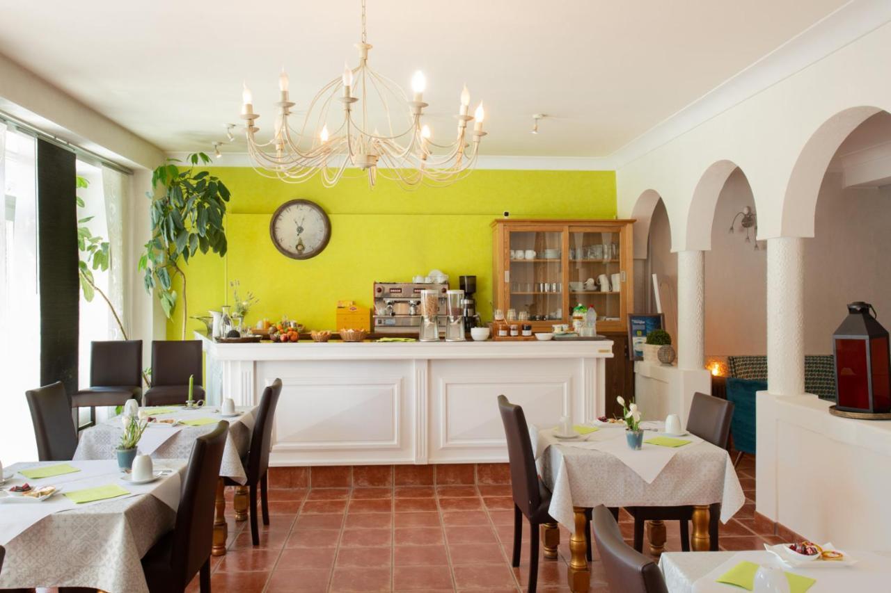 Logis Hotel L'Occitan 2 Etoiles Гайак Экстерьер фото